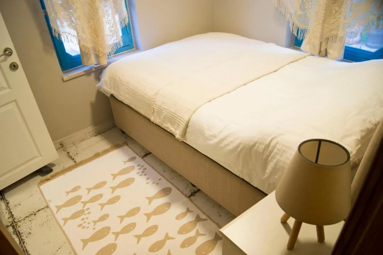 The Pearl House 0*, מרמריס